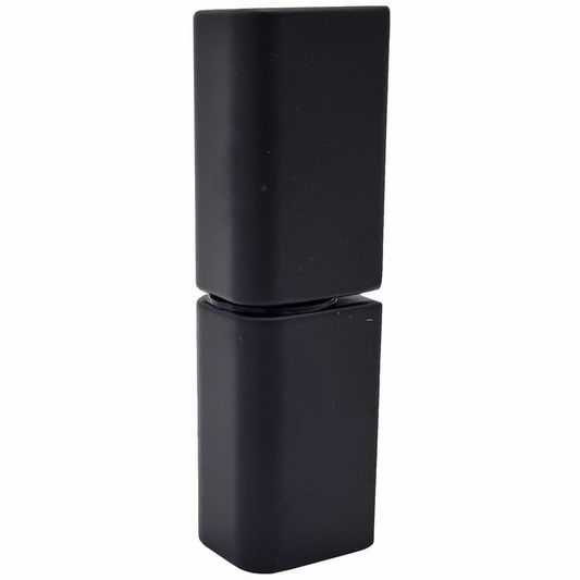 180° Prominent angular hinge